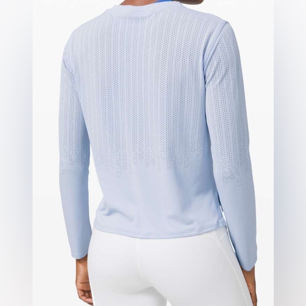 Lululemon Train to Be Long Sleeve in Daydream Size 8 Athletic Activewear
